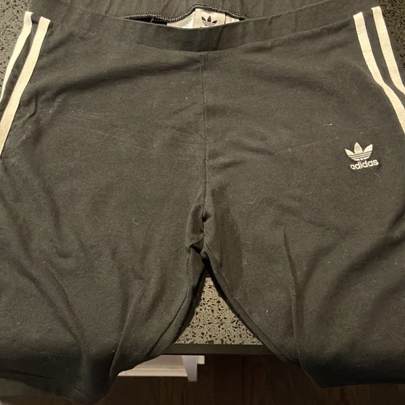 Adidas two piece set - Picture 3 of 3